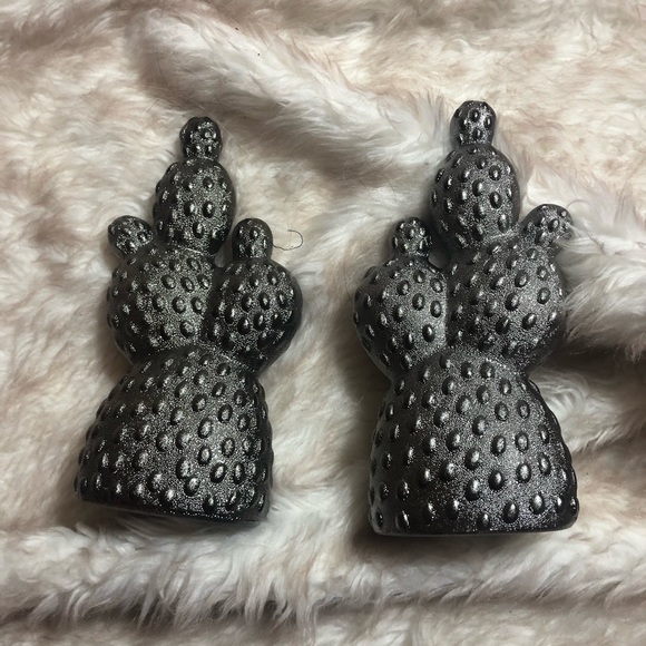 2 Metallic Covered Ceramic Cacti - Picture 2 of 4